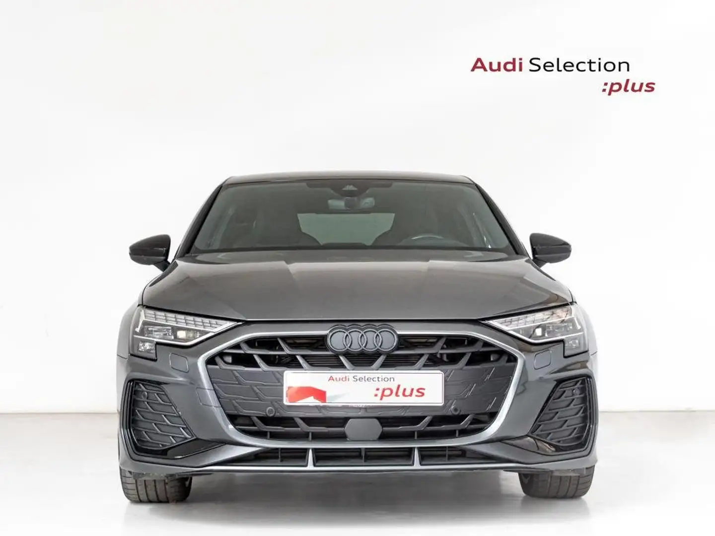 Audi A3 Sedán TFSI Black line edition S tronic 110kW Gris - 2