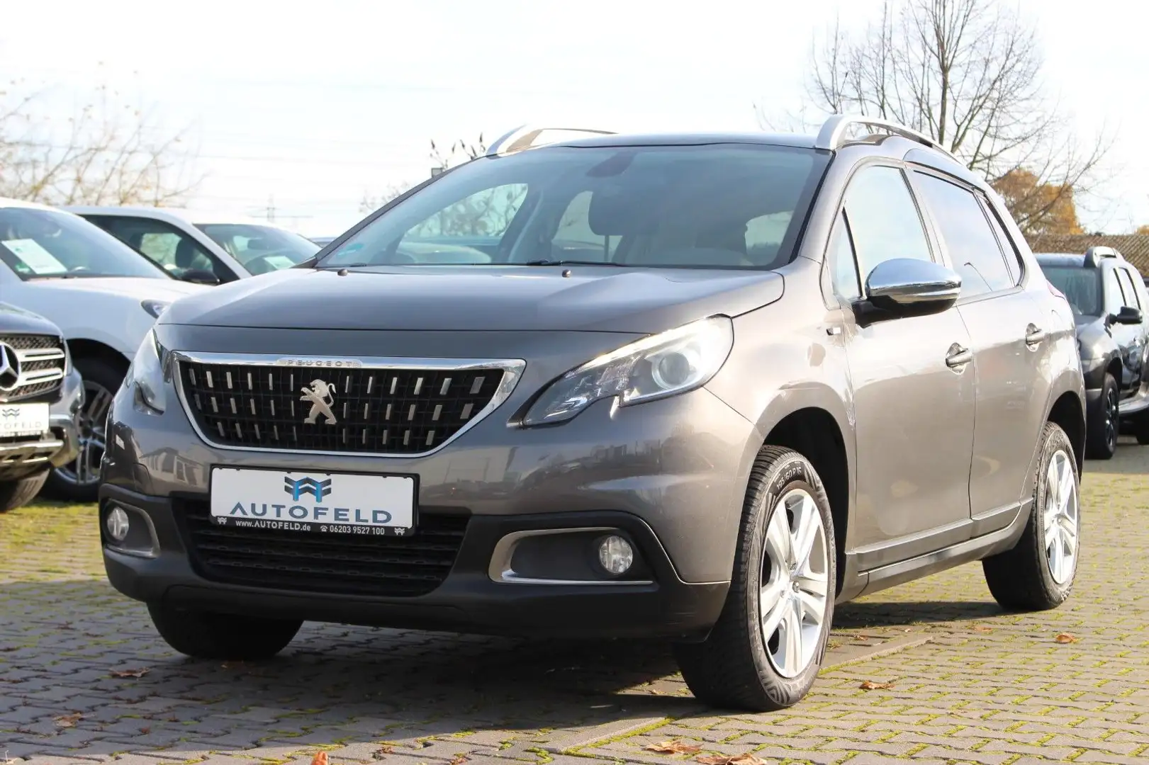 Peugeot 2008 1.2 Style/VOLLSHEFT/KLIMA/PDC/SHZ/ Grau - 1