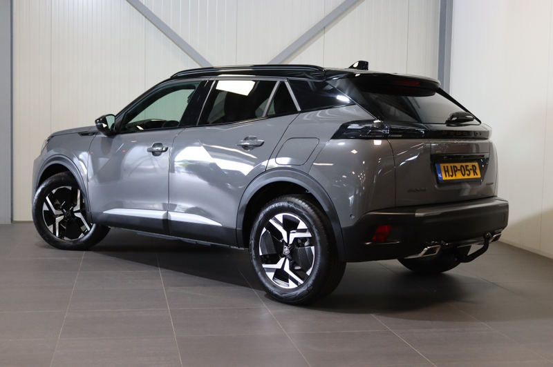 Peugeot 2008 1.2 Hybrid 145 GT — photo 5