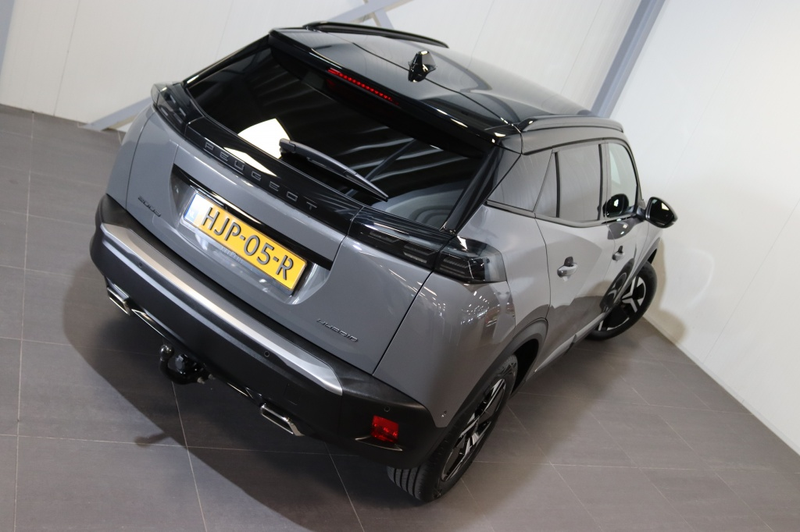 Peugeot 2008 1.2 Hybrid 145 GT — photo 4