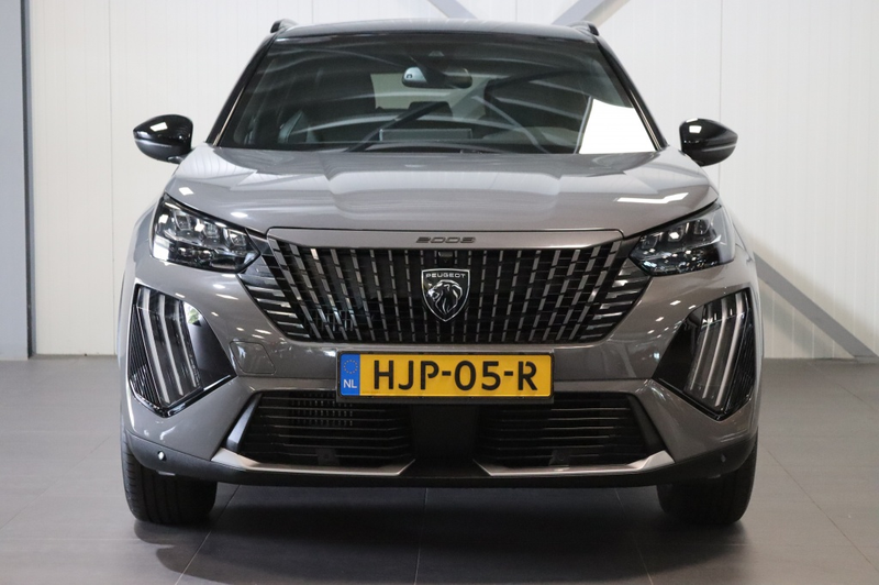 Peugeot 2008 1.2 Hybrid 145 GT — photo 8