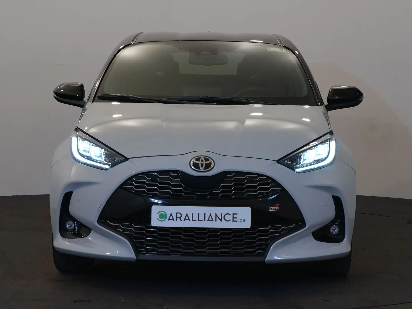 Toyota Yaris GR SPORT 1.5e-CVT|CAM|NAVI|BI-Zone|Sièges.CH|JBL!| Wit - 2
