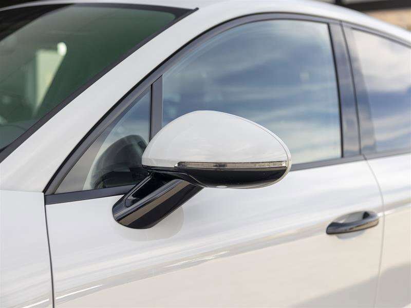 2024 Porsche Macan Base Gray thumb 14