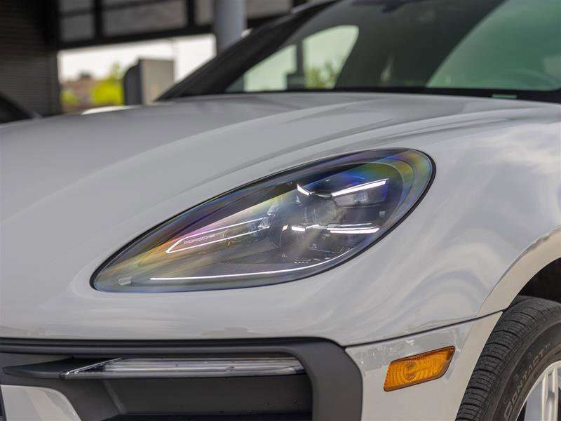 2024 Porsche Macan Base Gray thumb 9