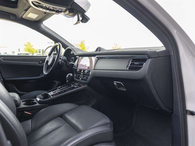 2024 Porsche Macan Base Gray thumb 24