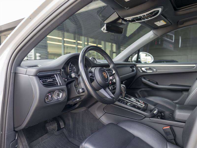 2024 Porsche Macan Base Gray thumb 19