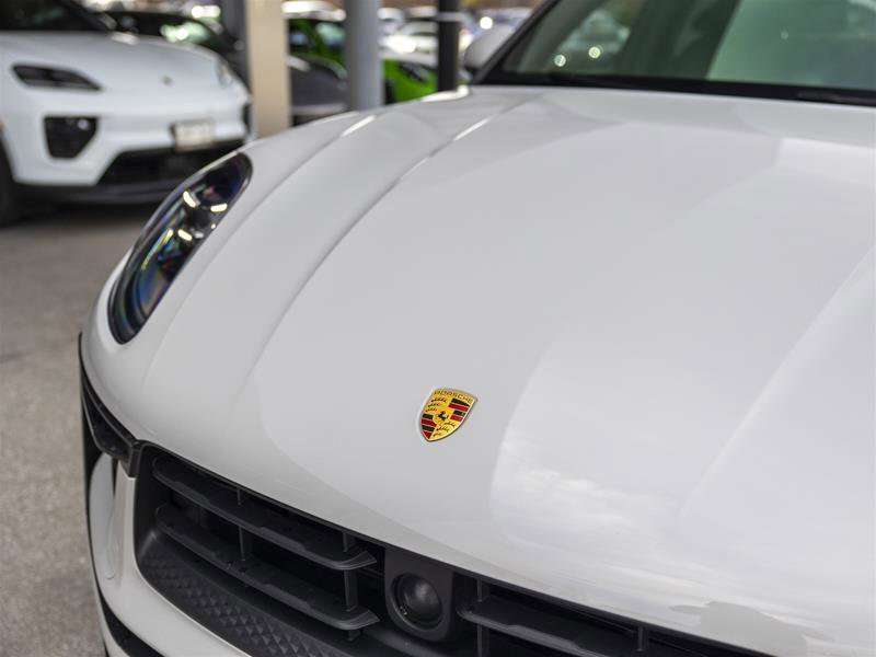2024 Porsche Macan Base Gray thumb 8