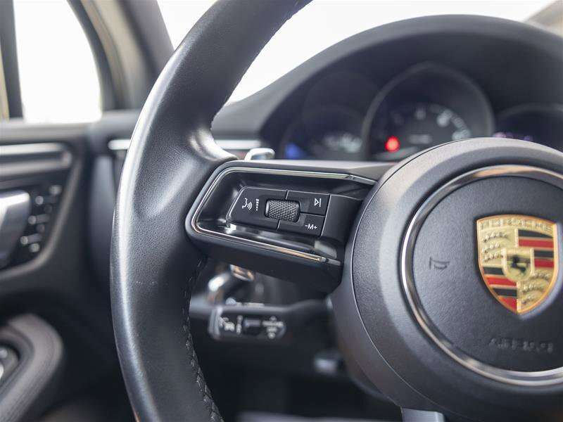 2024 Porsche Macan Base Gray thumb 30
