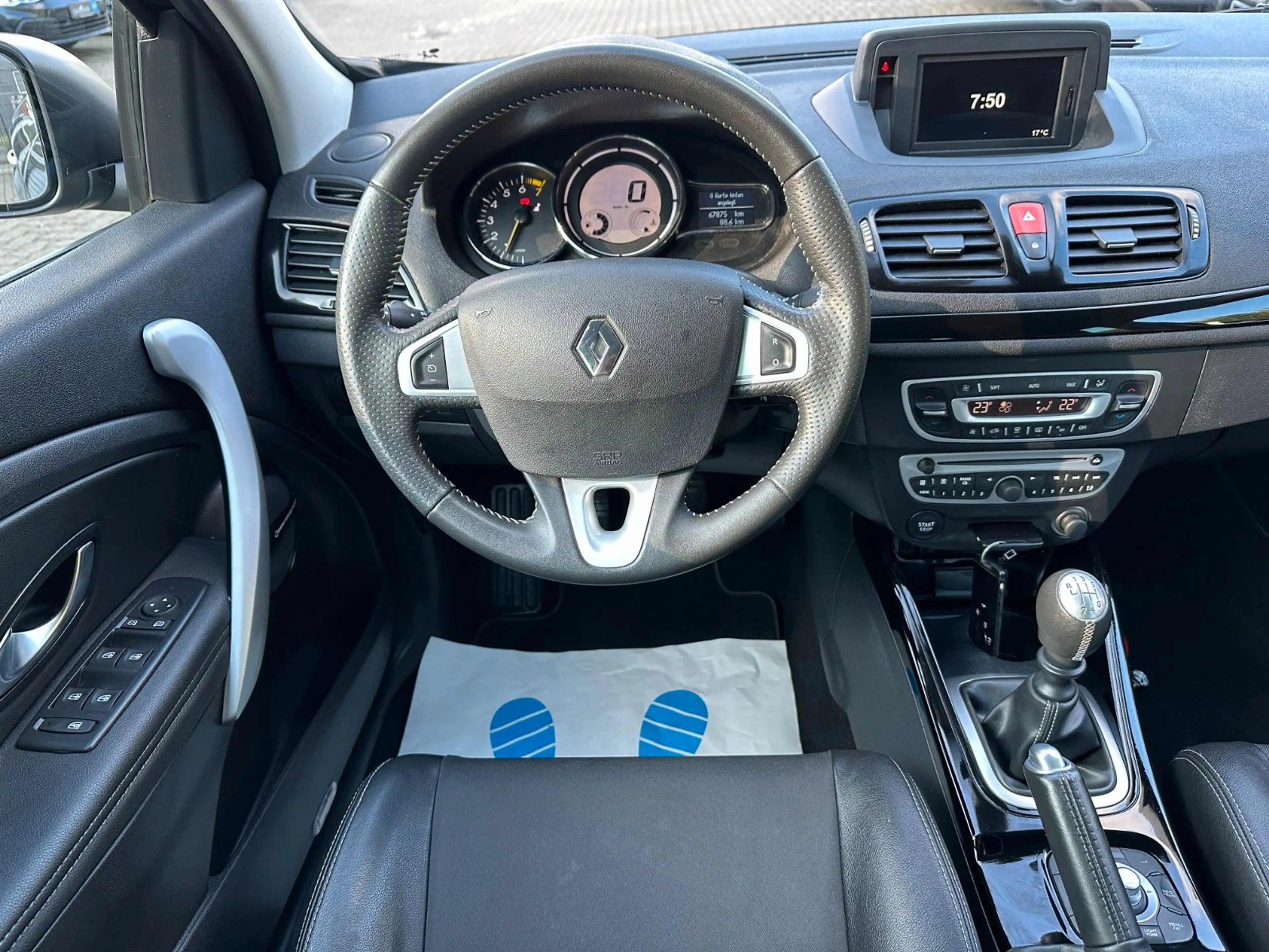 Renault Megane Grandtour BOSE Edition TEMPOMAT PDC NAVI — photo 10