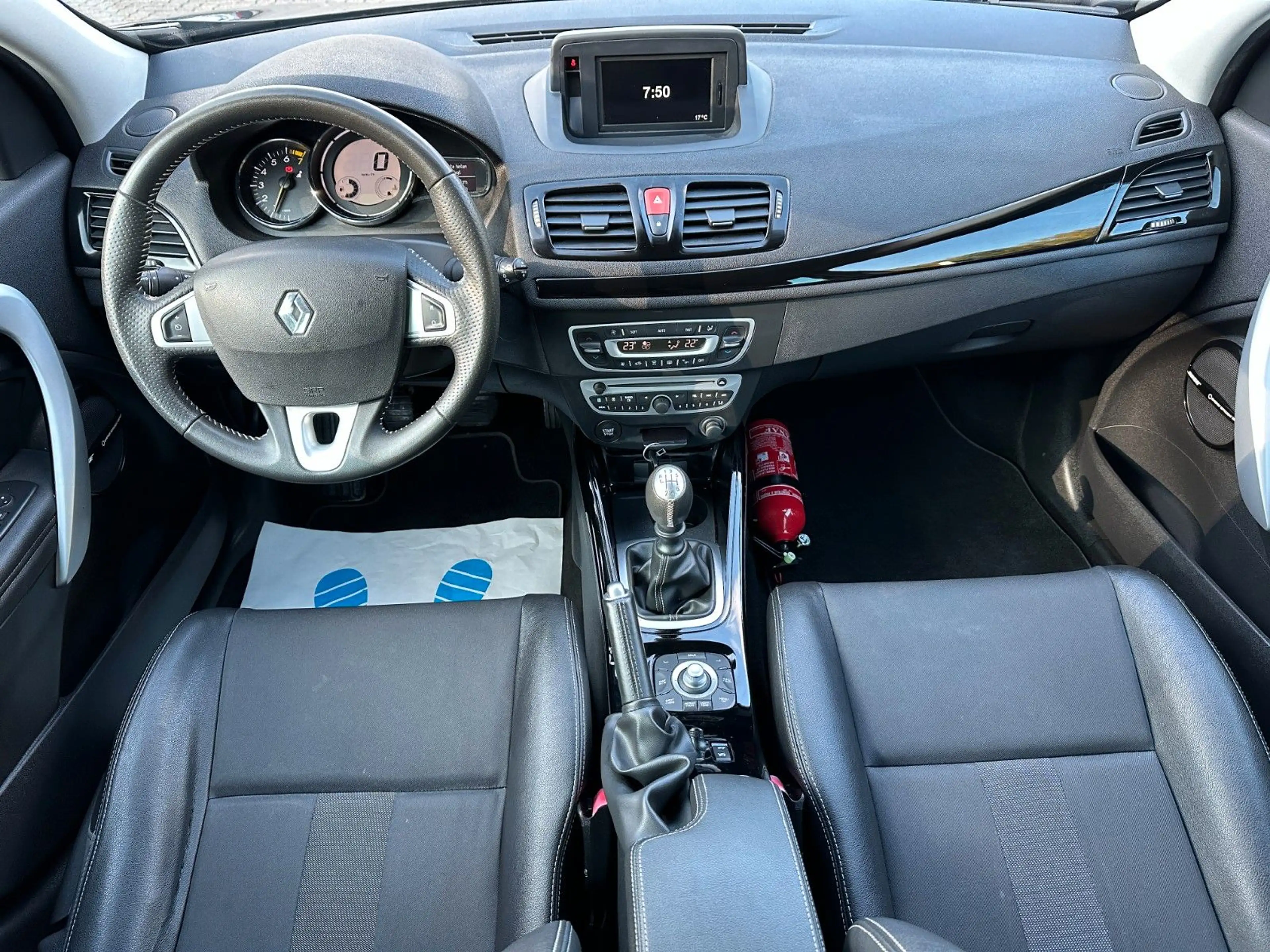 Renault Megane Grandtour BOSE Edition TEMPOMAT PDC NAVI — photo 9