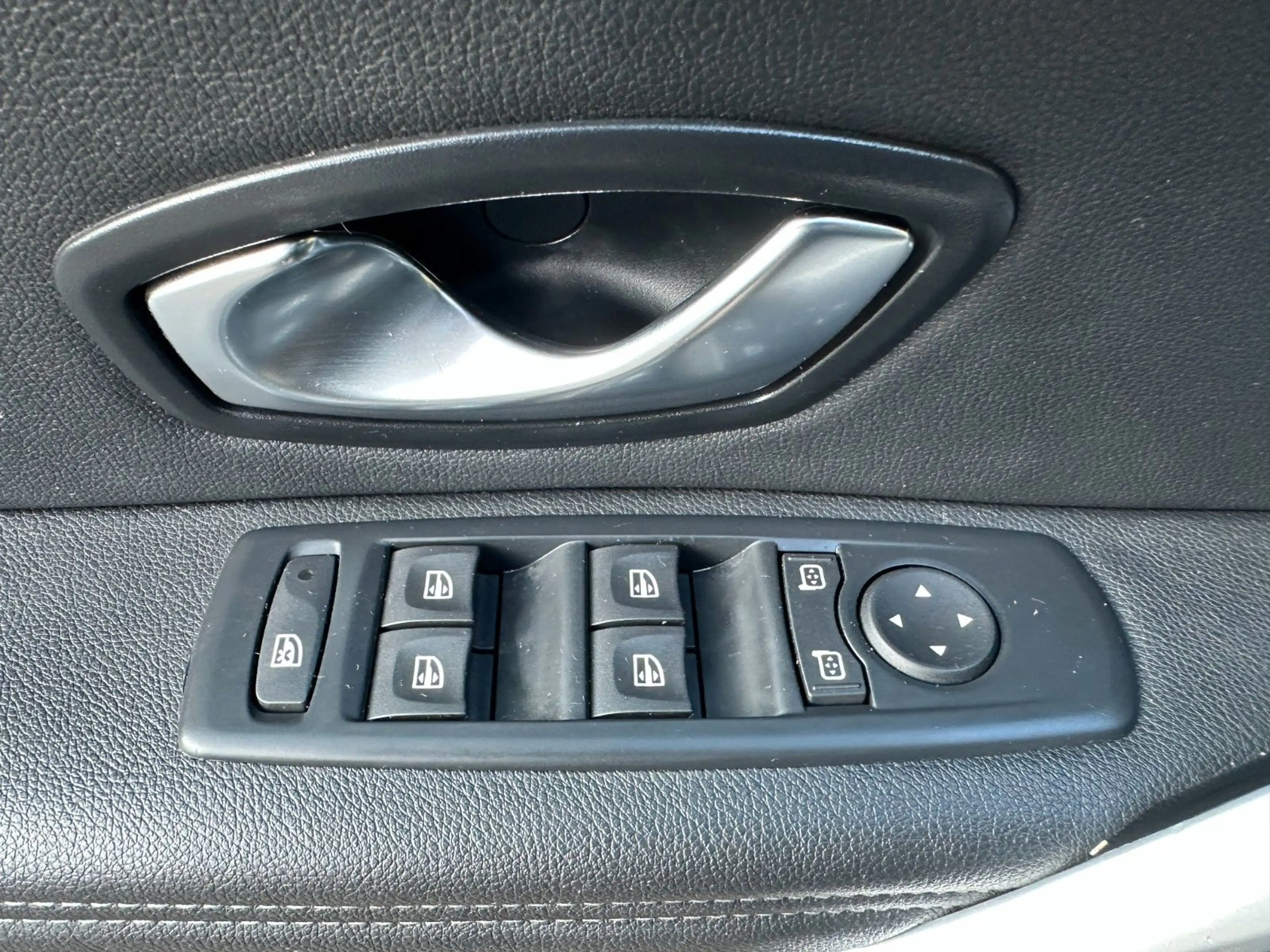 Renault Megane Grandtour BOSE Edition TEMPOMAT PDC NAVI — photo 26