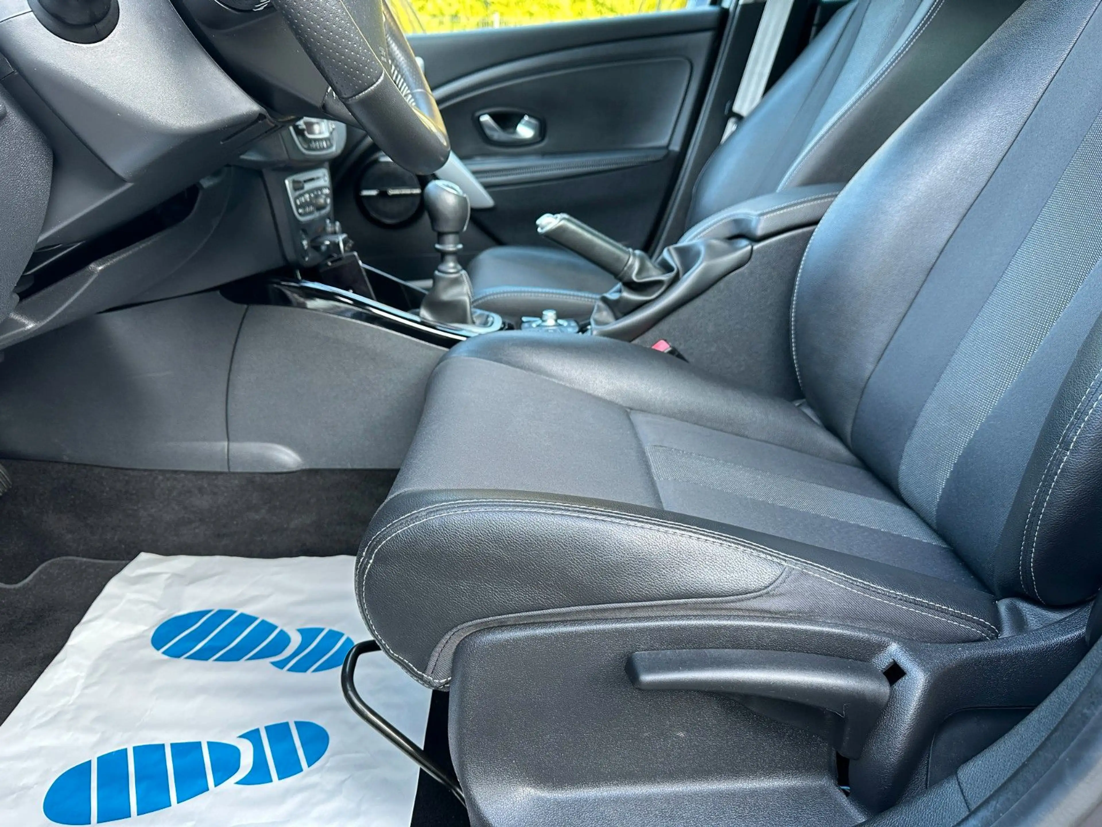 Renault Megane Grandtour BOSE Edition TEMPOMAT PDC NAVI — photo 17