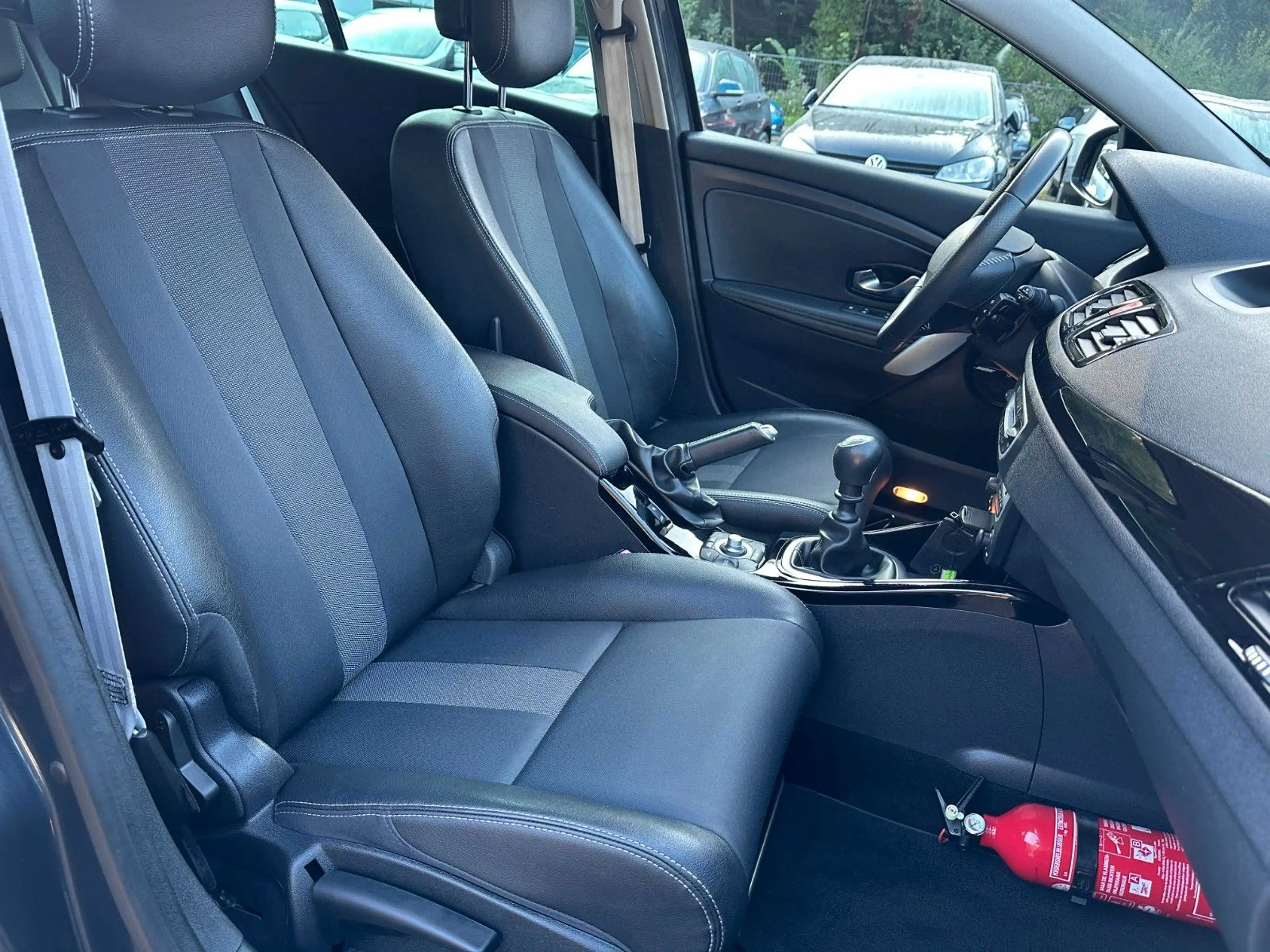 Renault Megane Grandtour BOSE Edition TEMPOMAT PDC NAVI — photo 16