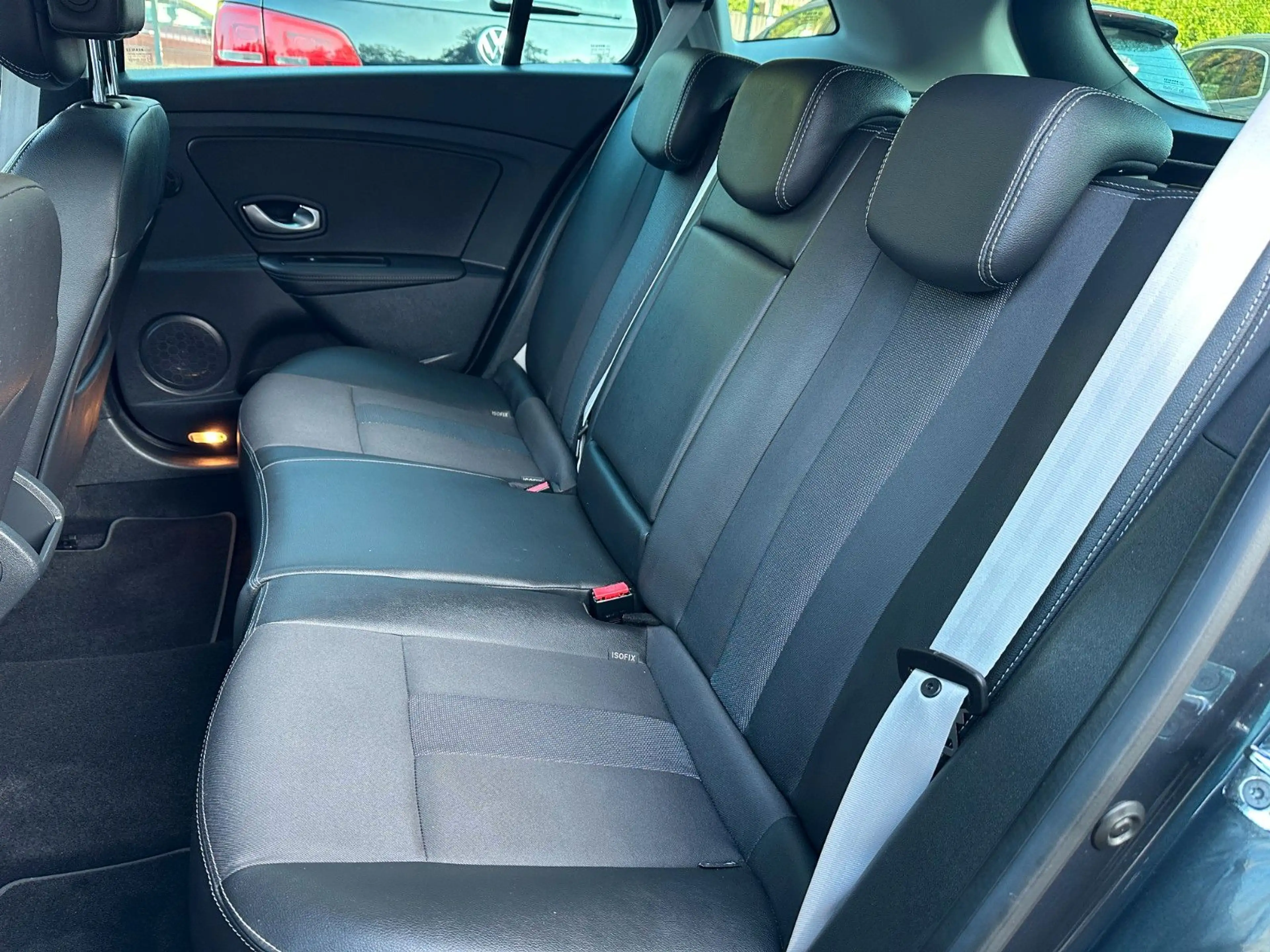 Renault Megane Grandtour BOSE Edition TEMPOMAT PDC NAVI — photo 18