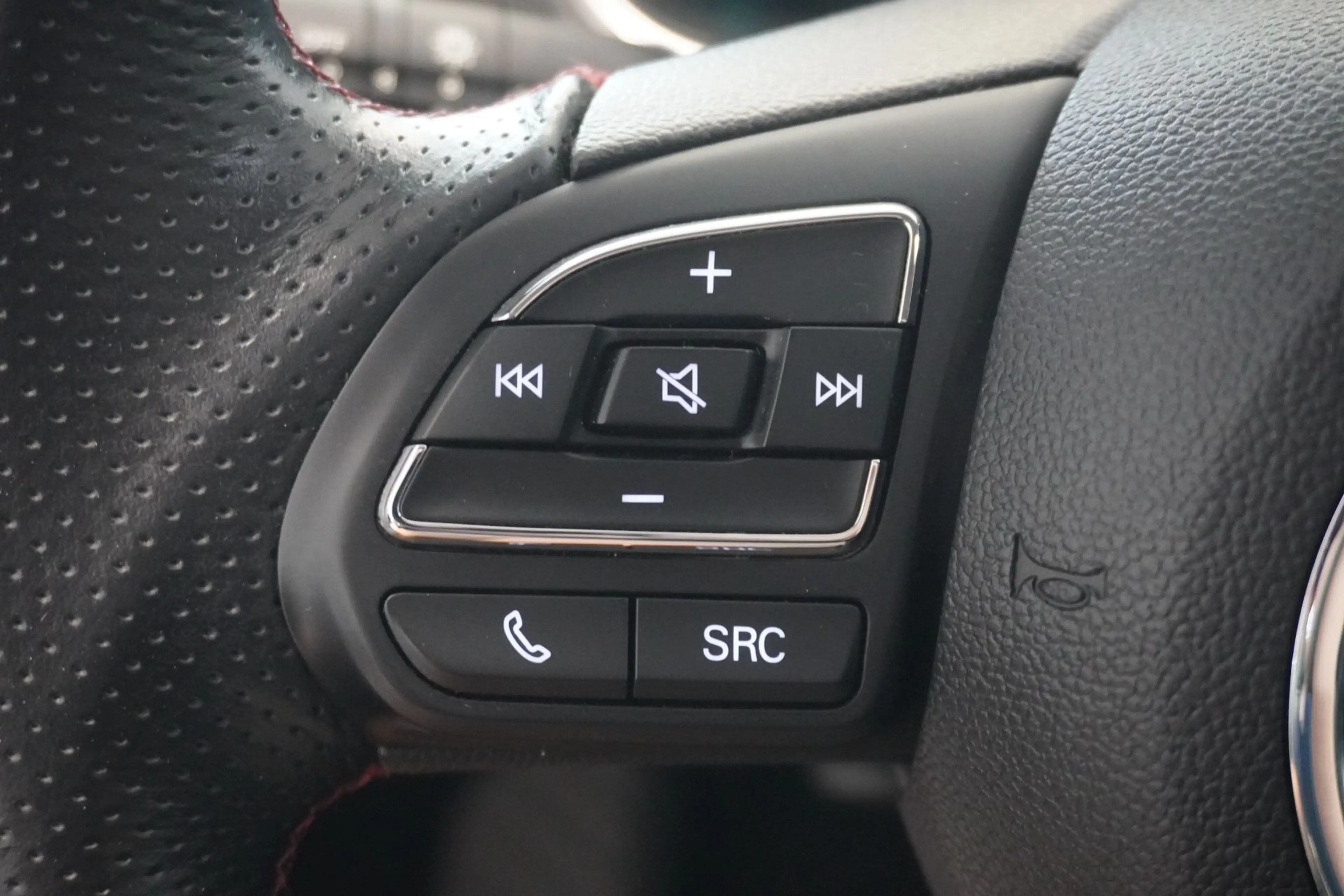 MG EHS Luxury PHEV Aut. Facelift/MY25 — photo 13