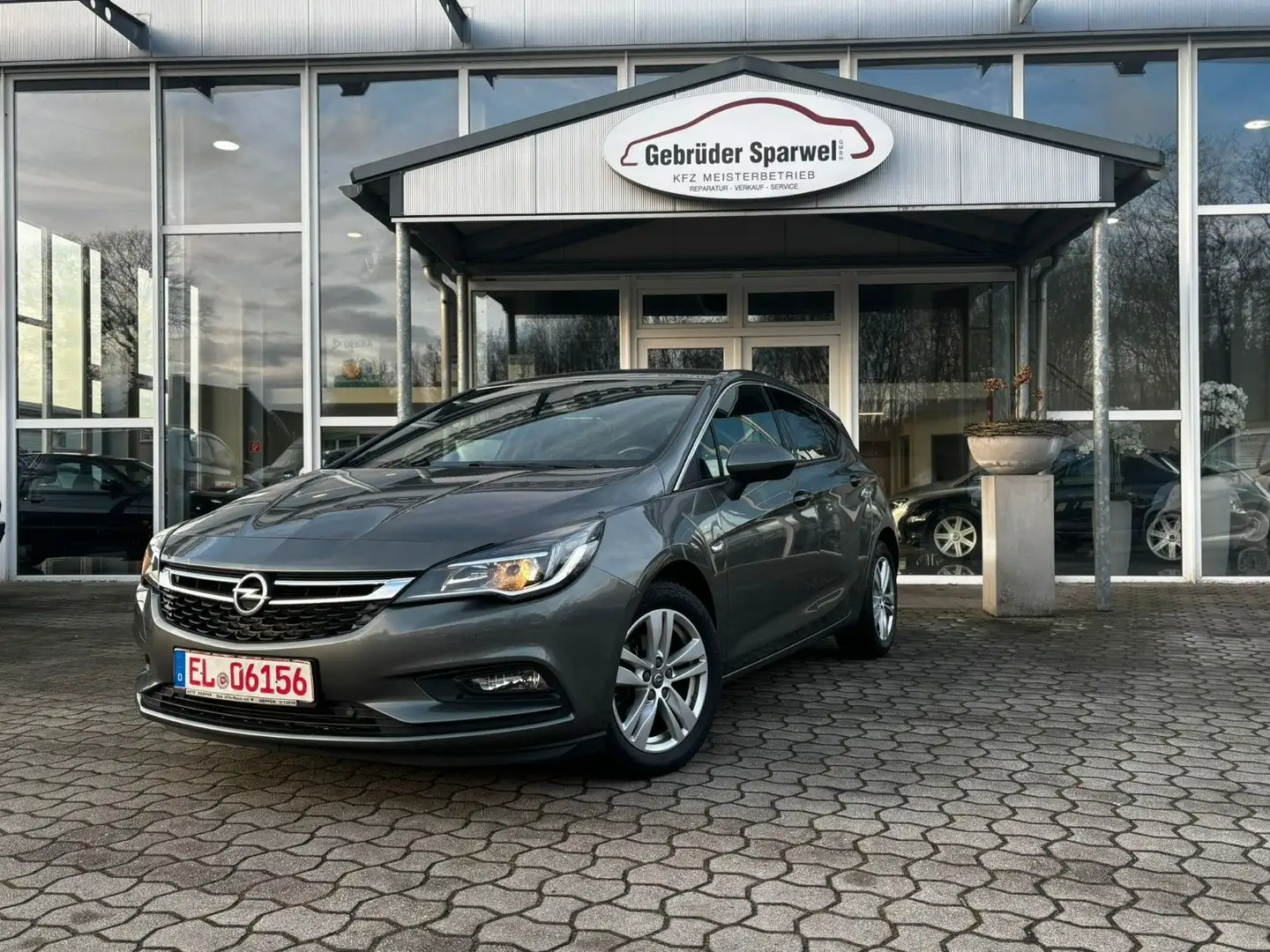 Opel Astra K Lim. 5-trg. Dynamic Gris - 1