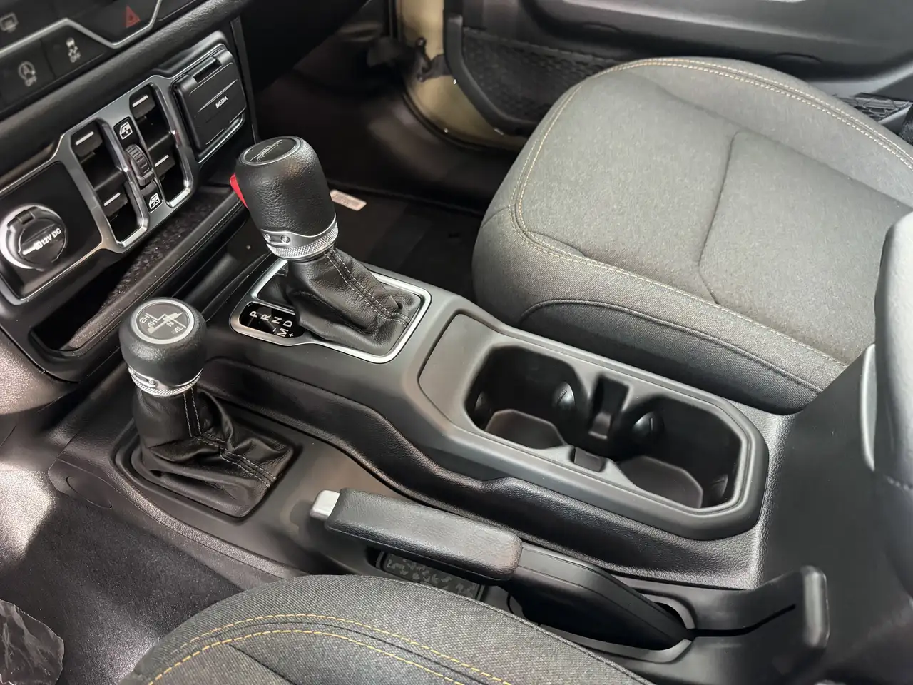 Jeep Gladiator снимка Jeep Gladiator