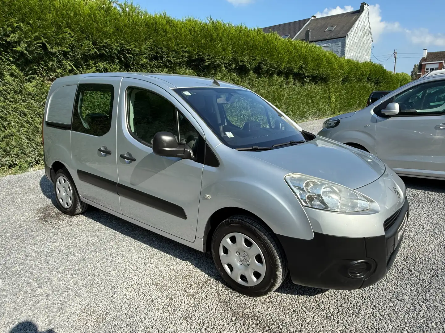 Peugeot Partner 1.6 HDi Confort - 3 PLACES - 147.000 KM - A VOIR - Grijs - 2