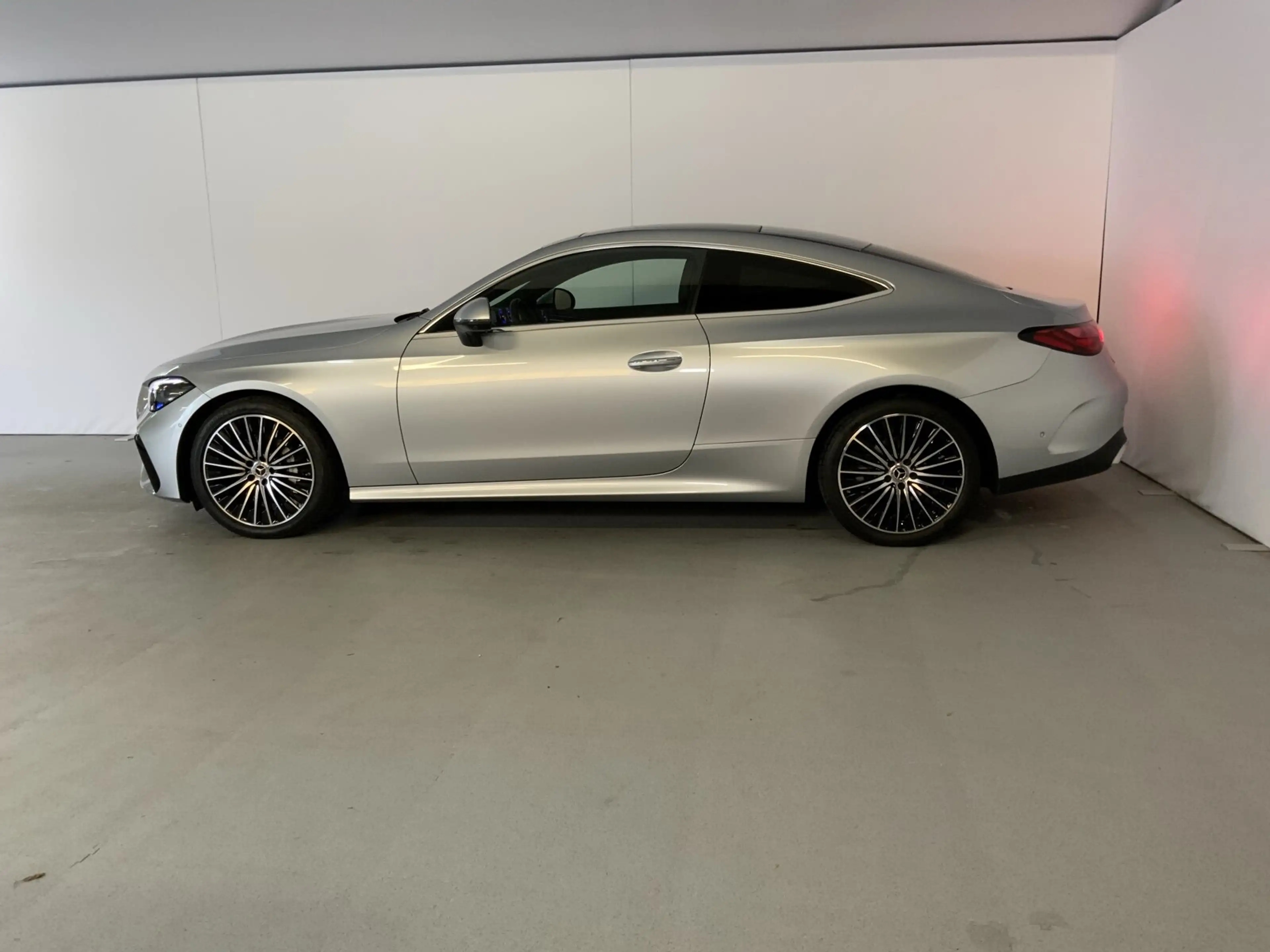Mercedes-Benz CLE 220 CLE 220 d Coupé AMG AHK Pano Hinterachslenkung — photo 3