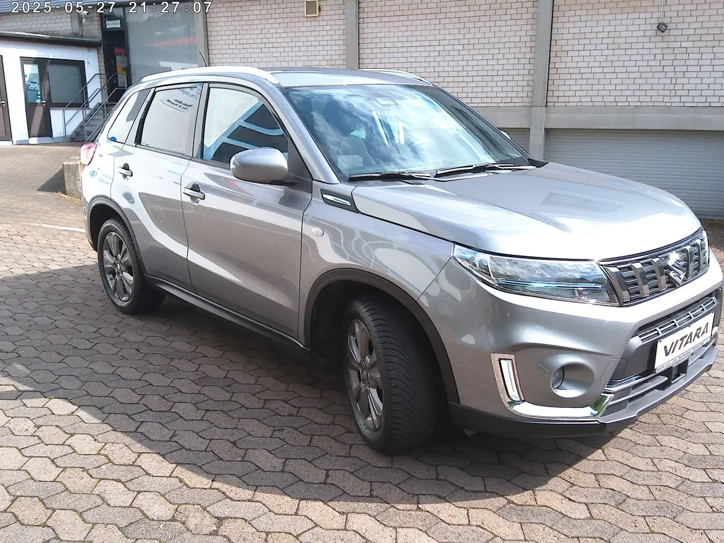 Suzuki Vitara 1.4 BOOSTERJET Hybrid 4x4  AHK 1.Hd. Grau - 2