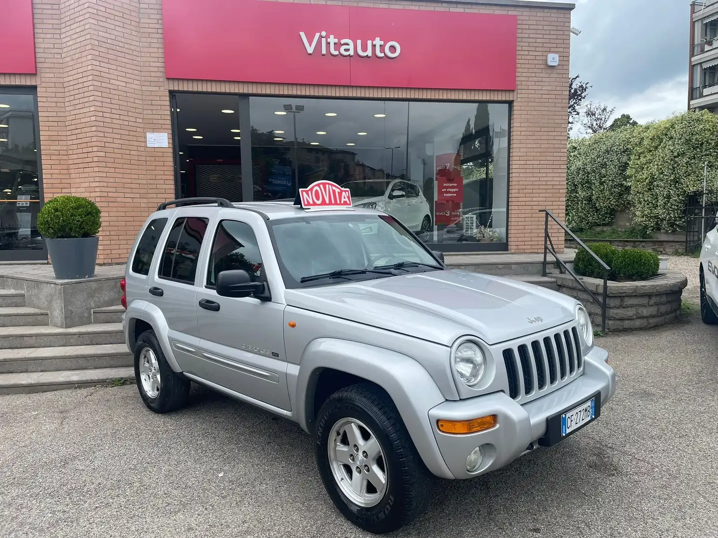 Jeep Cherokee Cherokee 3.7 V6 Limited auto Silber - 2