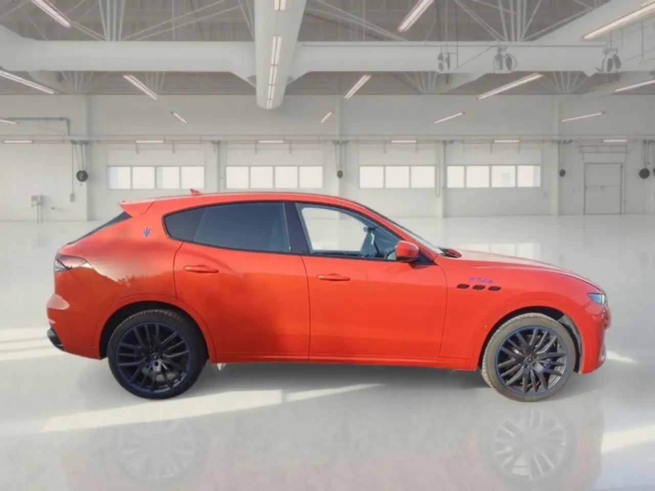 Maserati Levante 3.0 V6 424 CV F-TRIBUTO Q4 AUTO SUV, миниатюра 3