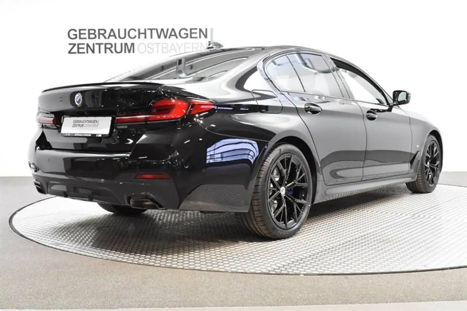 BMW 530 i xDrive Lim. M Sport PRO+Traum in schwarz+ Schwarz - 2
