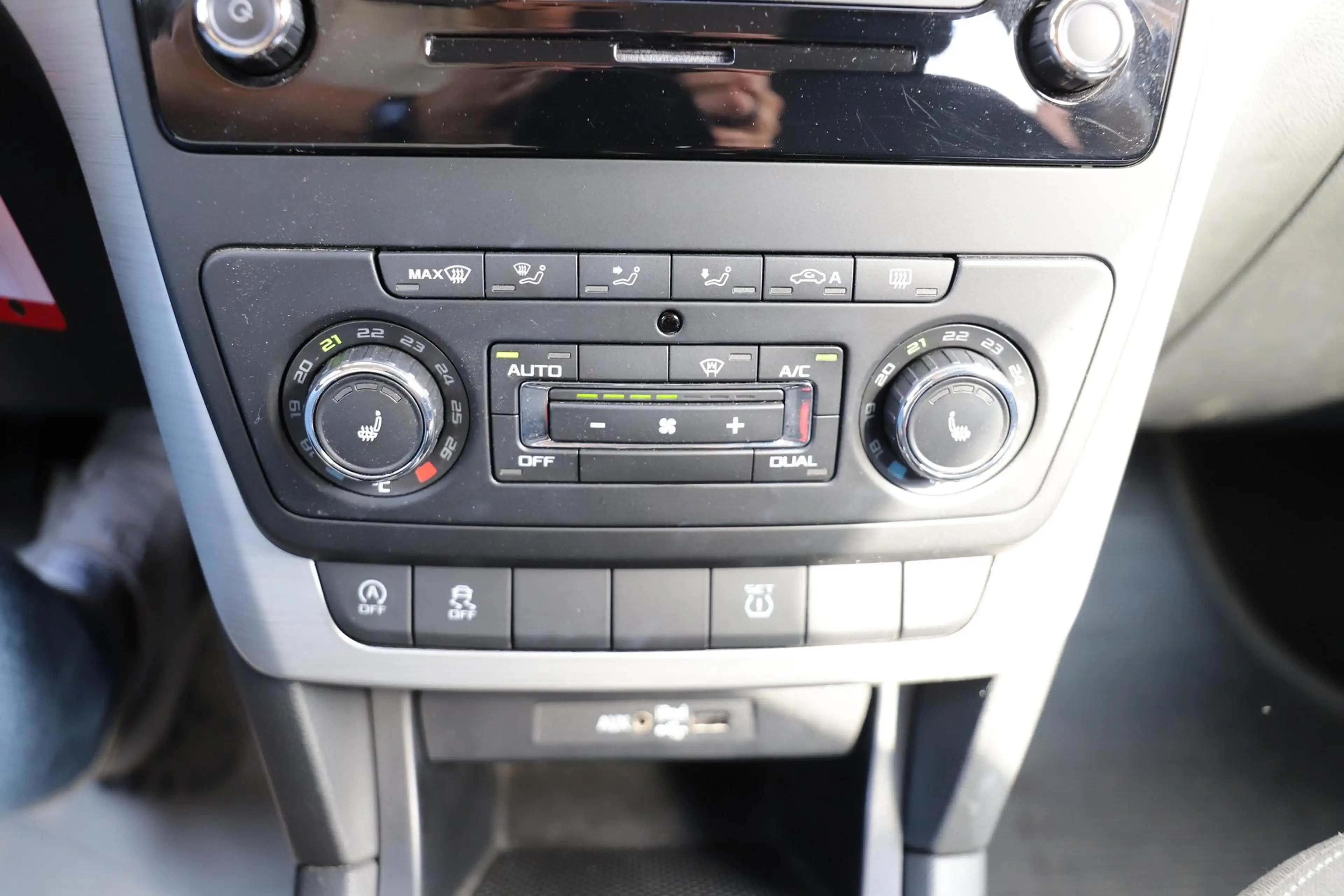 Skoda Yeti 110PS Ambition - AHK/SHZ/PDC/GJR/Climatronic/1.... — photo 12
