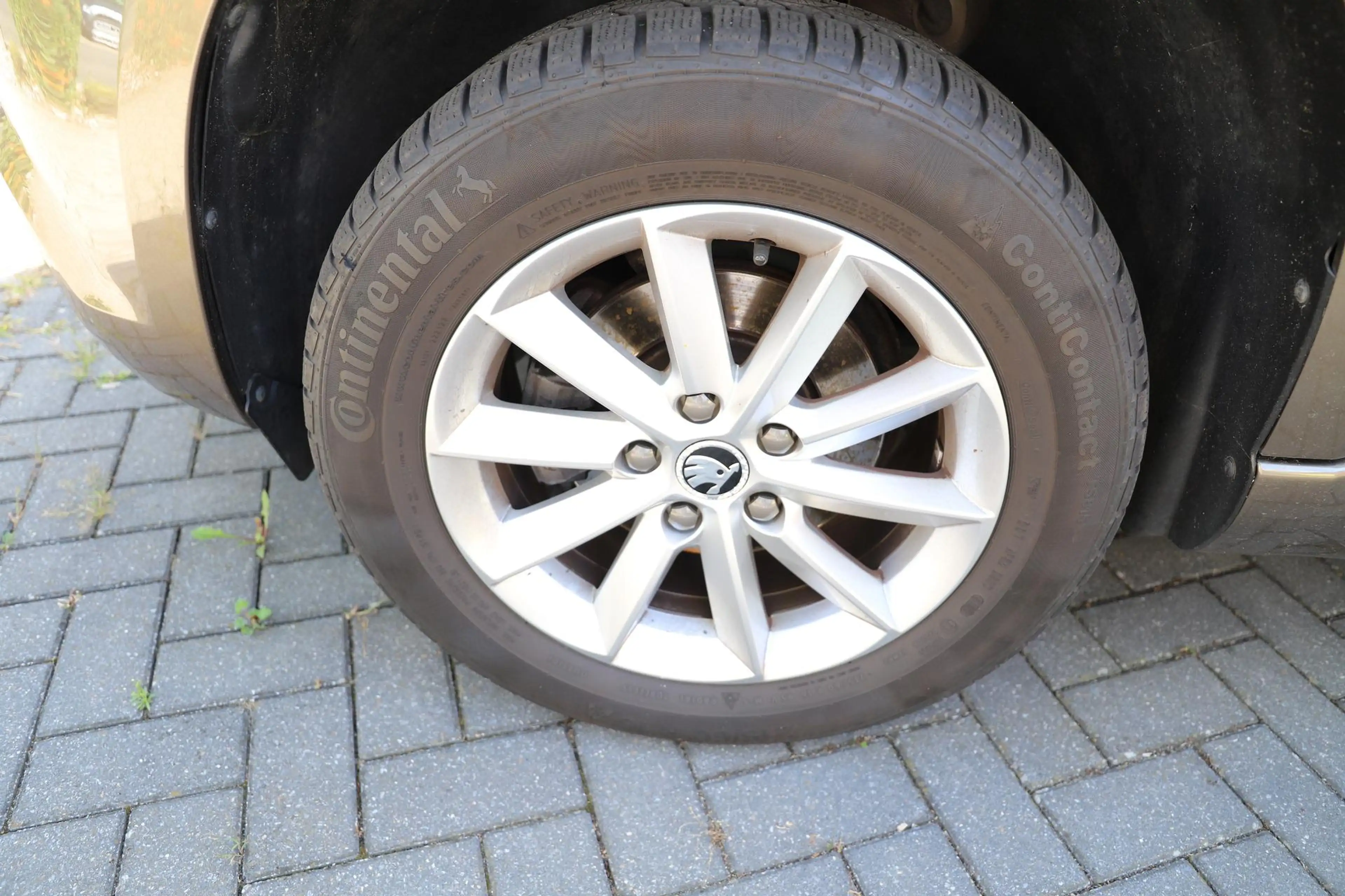 Skoda Yeti 110PS Ambition - AHK/SHZ/PDC/GJR/Climatronic/1.... — photo 9