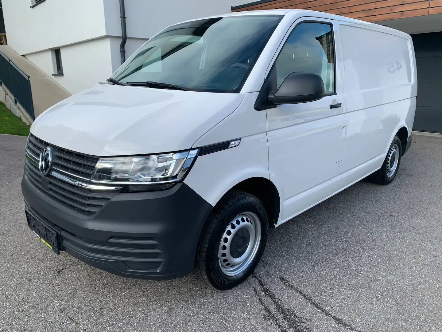 Volkswagen T6.1 Transporter REGALE,Pickerl Neu,Mwst.Ausweisbar Weiß - 1