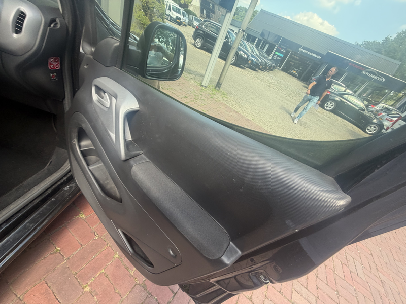 Peugeot Partner Tepee 1.2 PureTech Active 6-2018 • 81 kW / 110 PK — photo 39