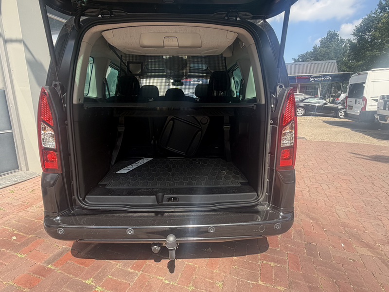 Peugeot Partner Tepee 1.2 PureTech Active 6-2018 • 81 kW / 110 PK — photo 47