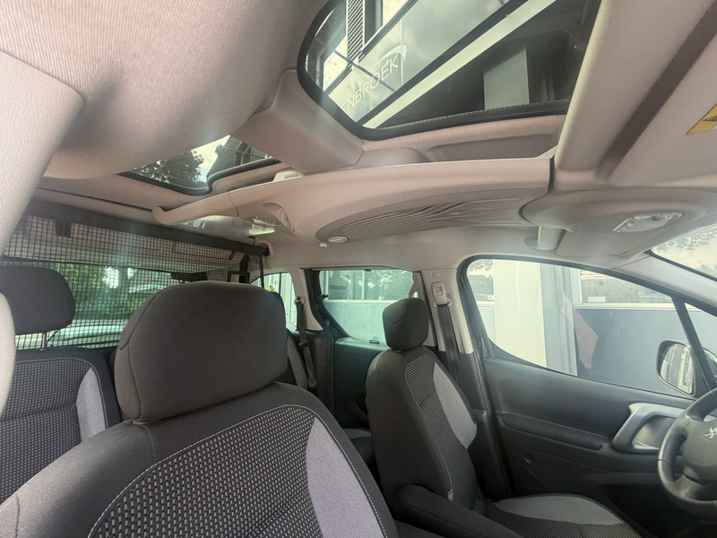 Peugeot Partner Tepee 1.2 PureTech Active 6-2018 • 81 kW / 110 PK — photo 37