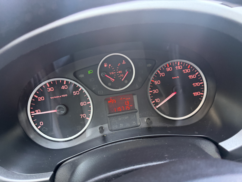 Peugeot Partner Tepee 1.2 PureTech Active 6-2018 • 81 kW / 110 PK — photo 22