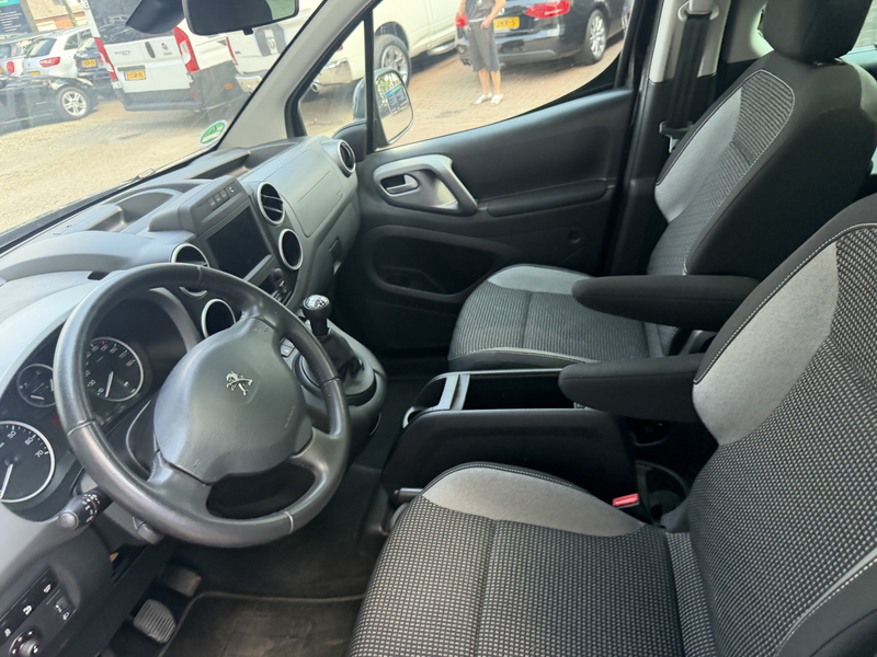 Peugeot Partner Tepee 1.2 PureTech Active 6-2018 • 81 kW / 110 PK — photo 8