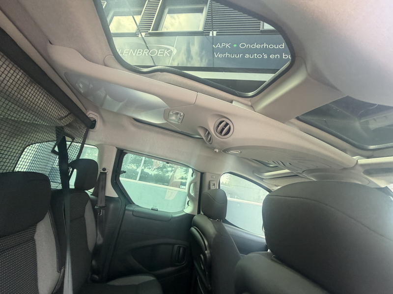 Peugeot Partner Tepee 1.2 PureTech Active 6-2018 • 81 kW / 110 PK — photo 42