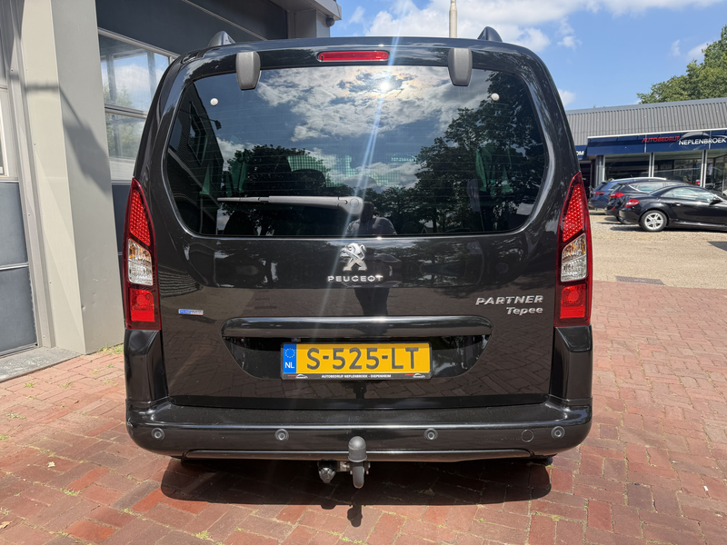 Peugeot Partner Tepee 1.2 PureTech Active 6-2018 • 81 kW / 110 PK — photo 3