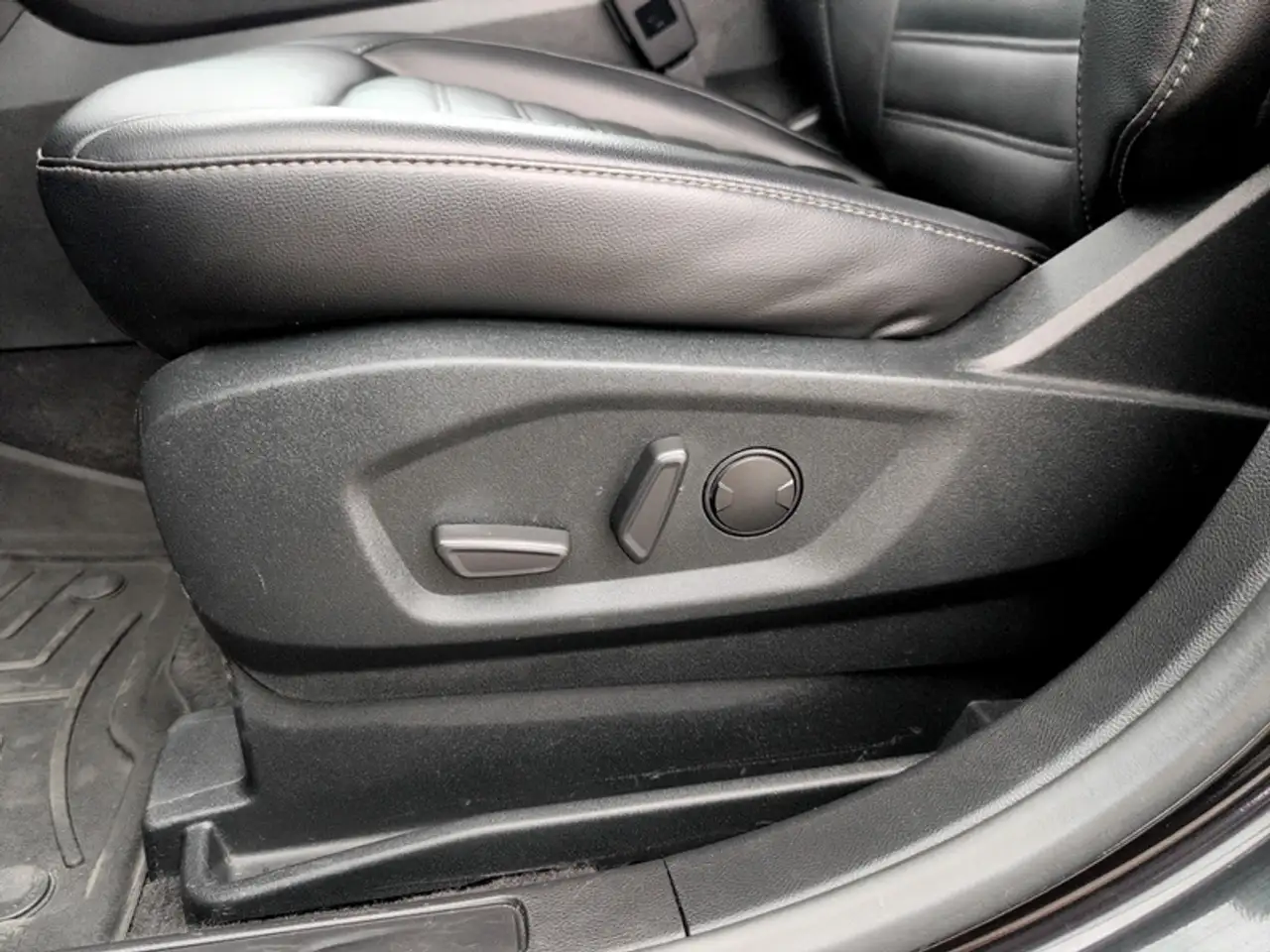 Ford Edge photo Ford Edge
