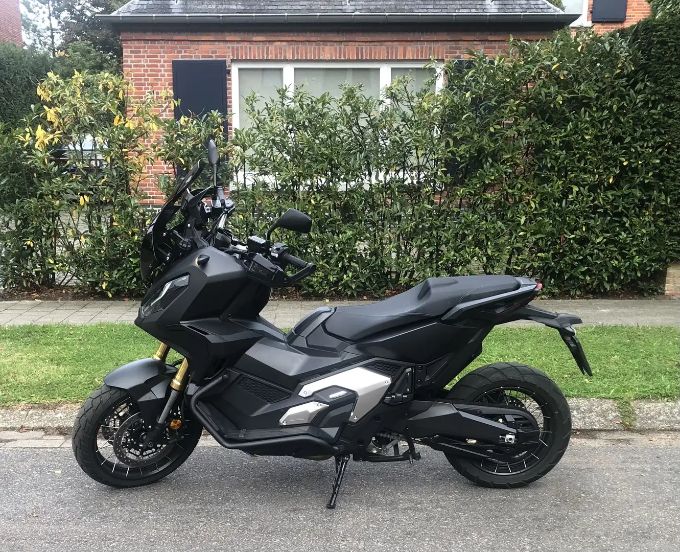 Honda X-ADV 750 MAT BLACK Zwart - 1