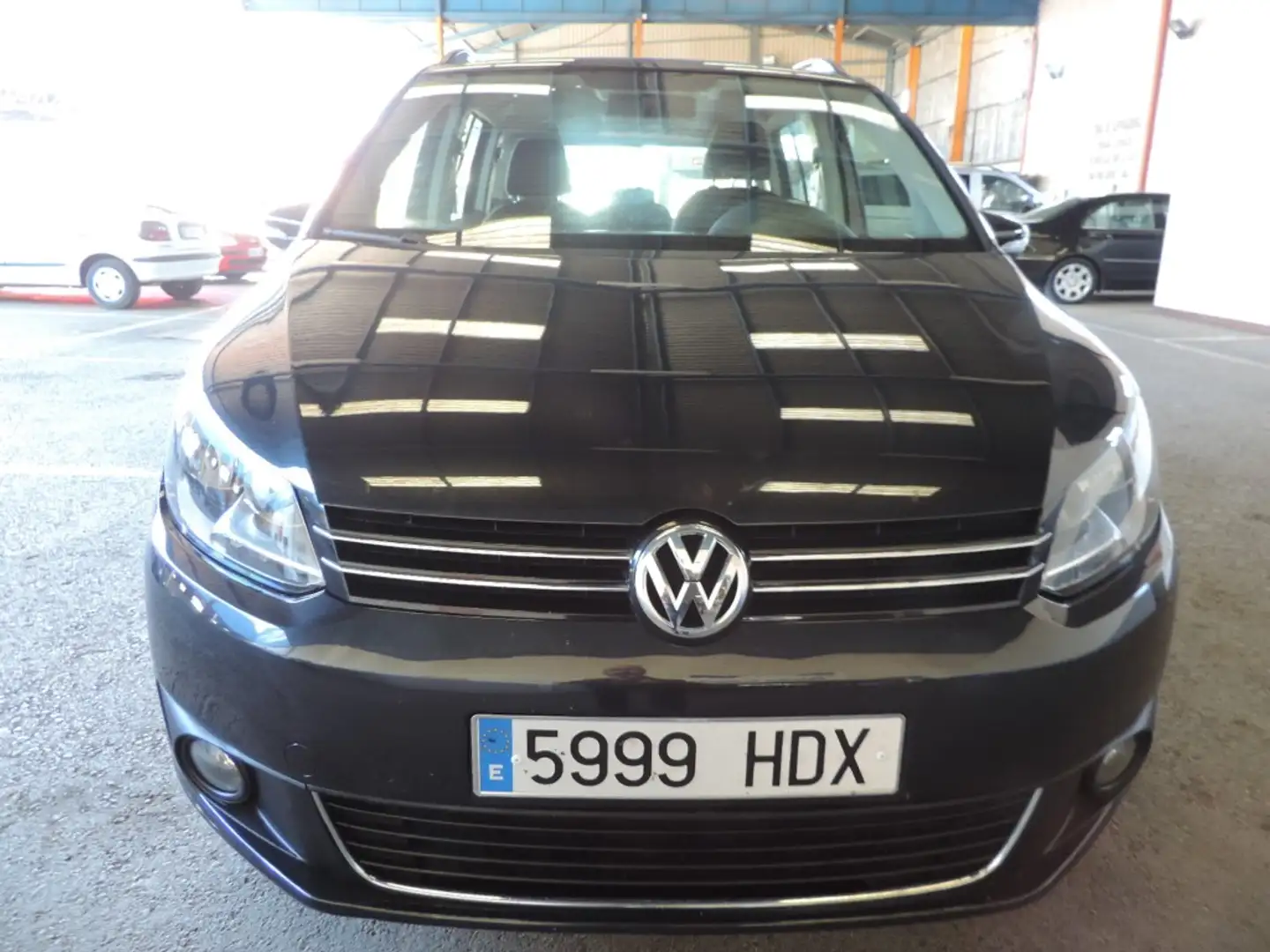 Volkswagen Touran 1.6TDI Advance 105 Negro - 2
