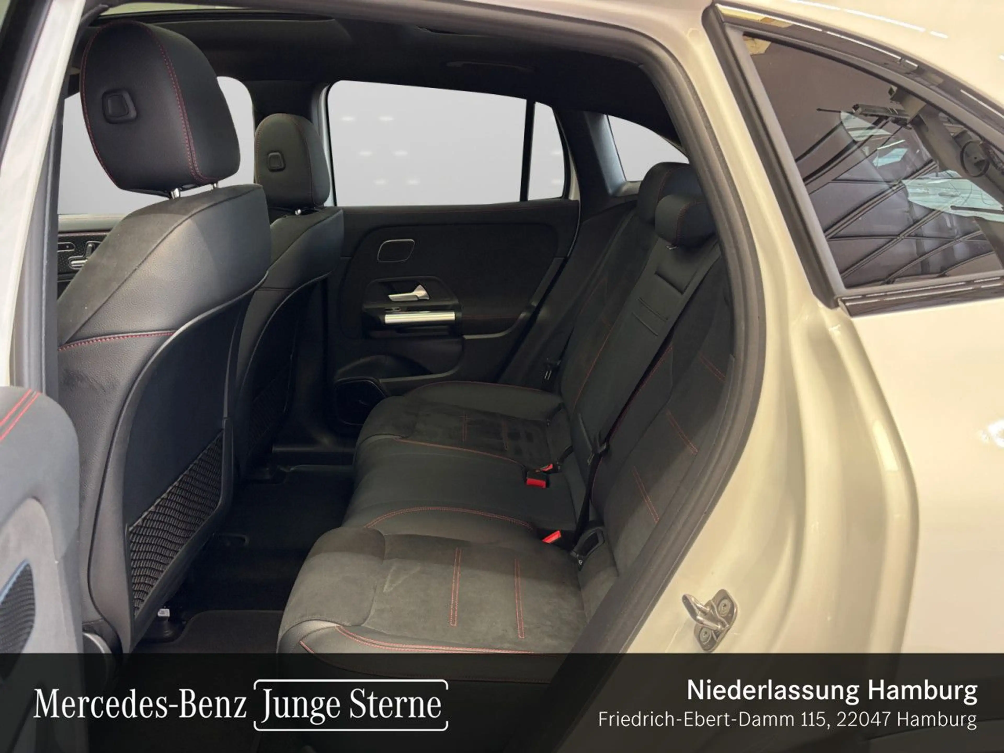 Mercedes-Benz EQA 250 AMG+NIGHT+PREMIUM+AHK+PANO+360+MEMORY+HUD — photo 12