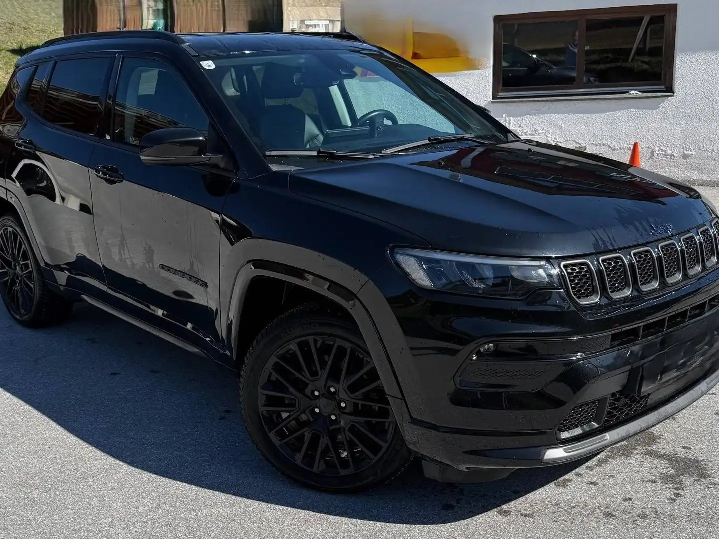 Jeep Compass Compass 1.3 PHEV S AT 4xe S Schwarz - 1