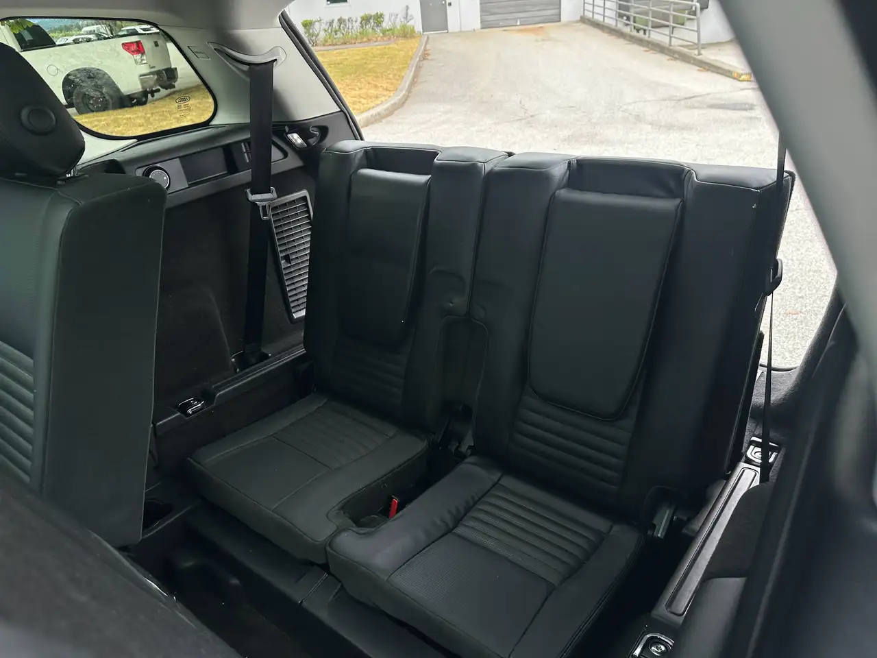 Land Rover Discovery Sport снимка Land Rover Discovery Sport