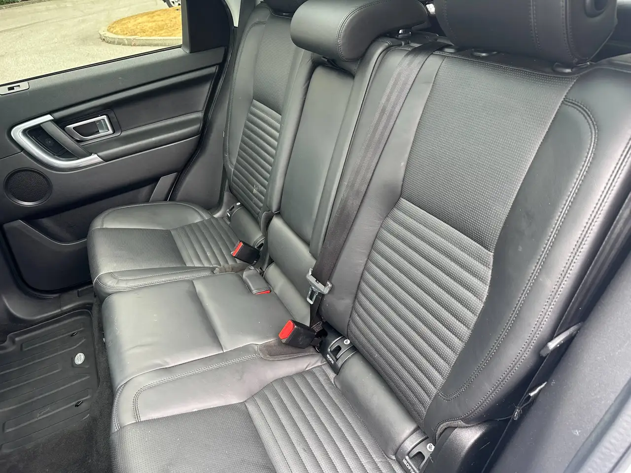Land Rover Discovery Sport снимка Land Rover Discovery Sport