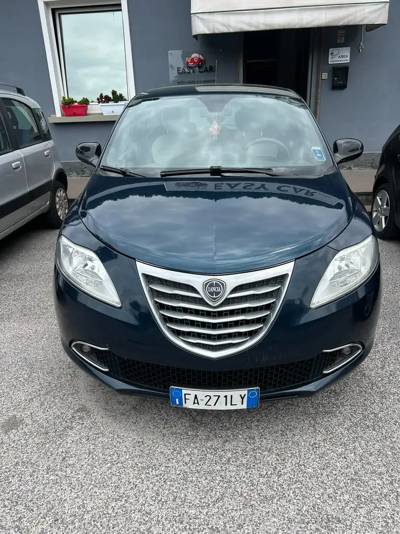 Lancia Ypsilon Ypsilon 1.2 8v Platinum 69cv E6 Azul - 2