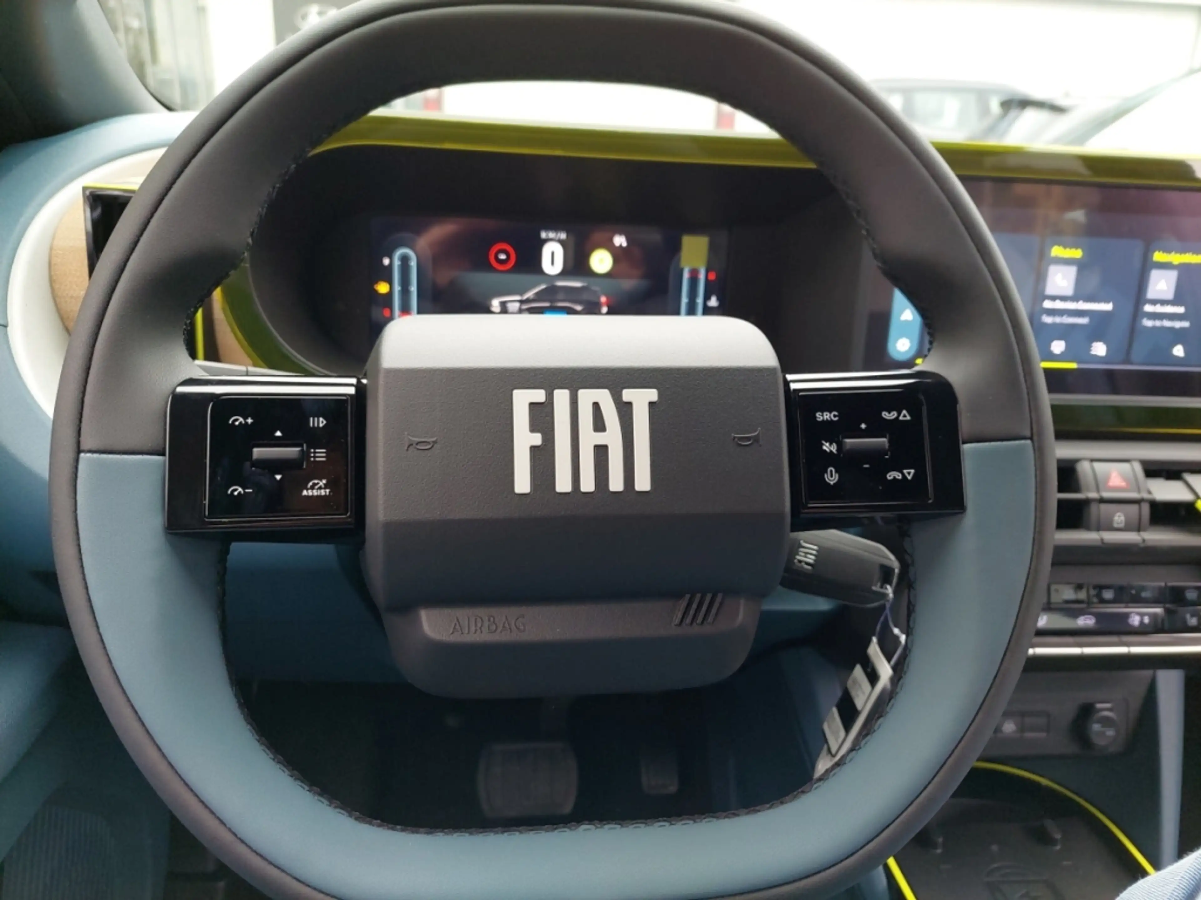 Fiat Grande Panda La Prima Hybrid — photo 12
