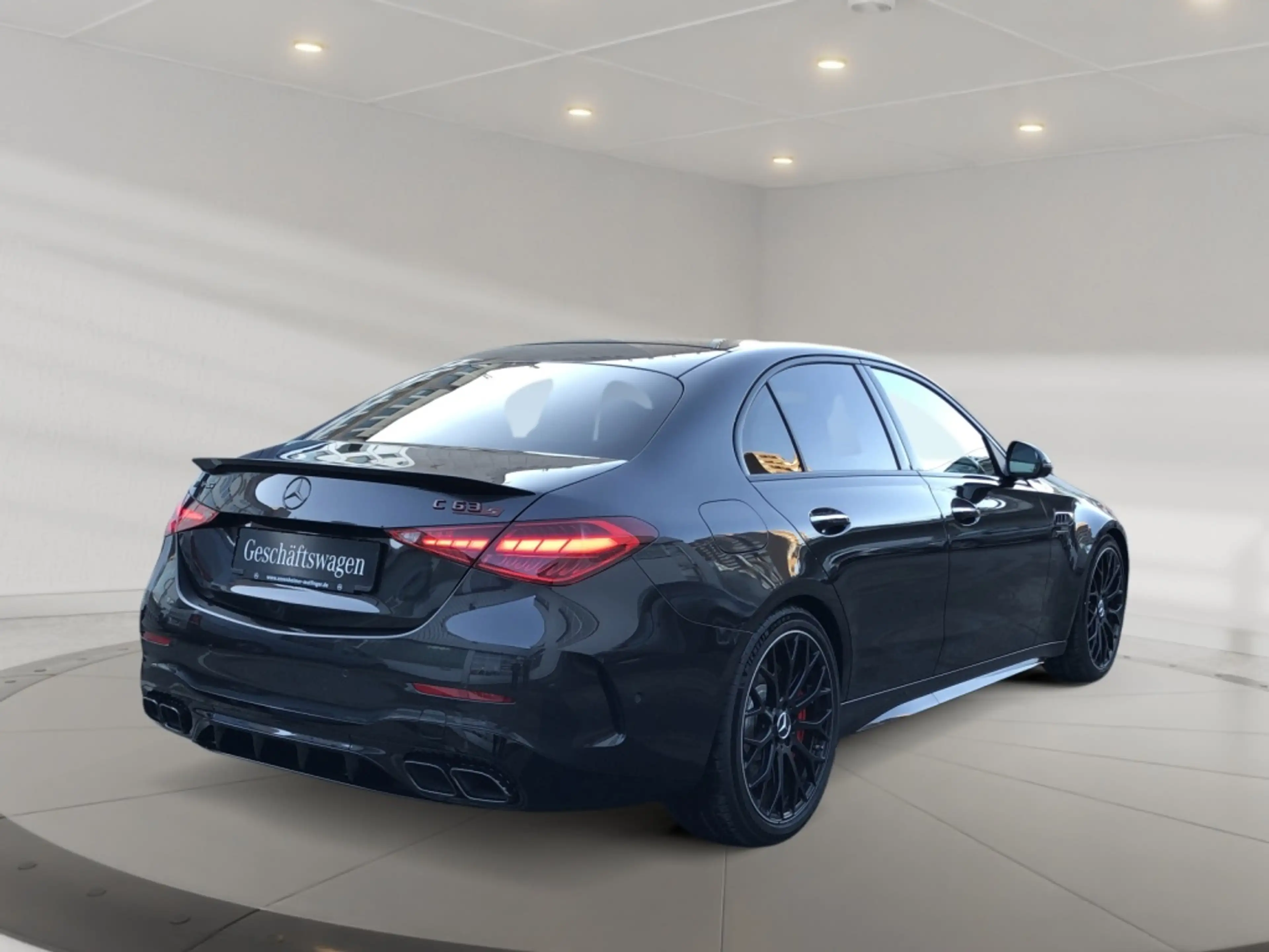 Mercedes-Benz C 63 AMG AMG C 63 S E PERFORMANCE Night+20Z+360° — photo 4