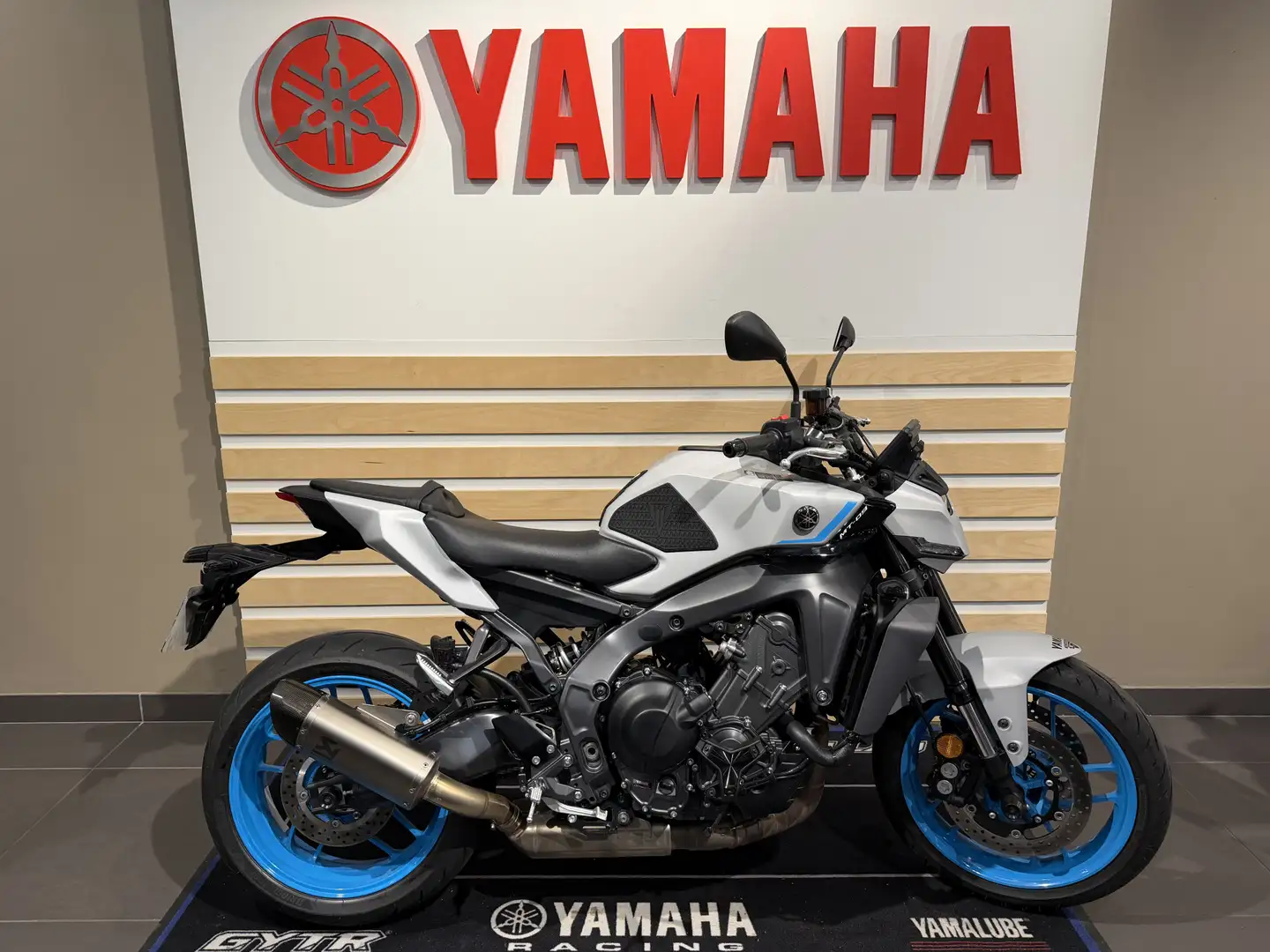Yamaha MT-09 - 1