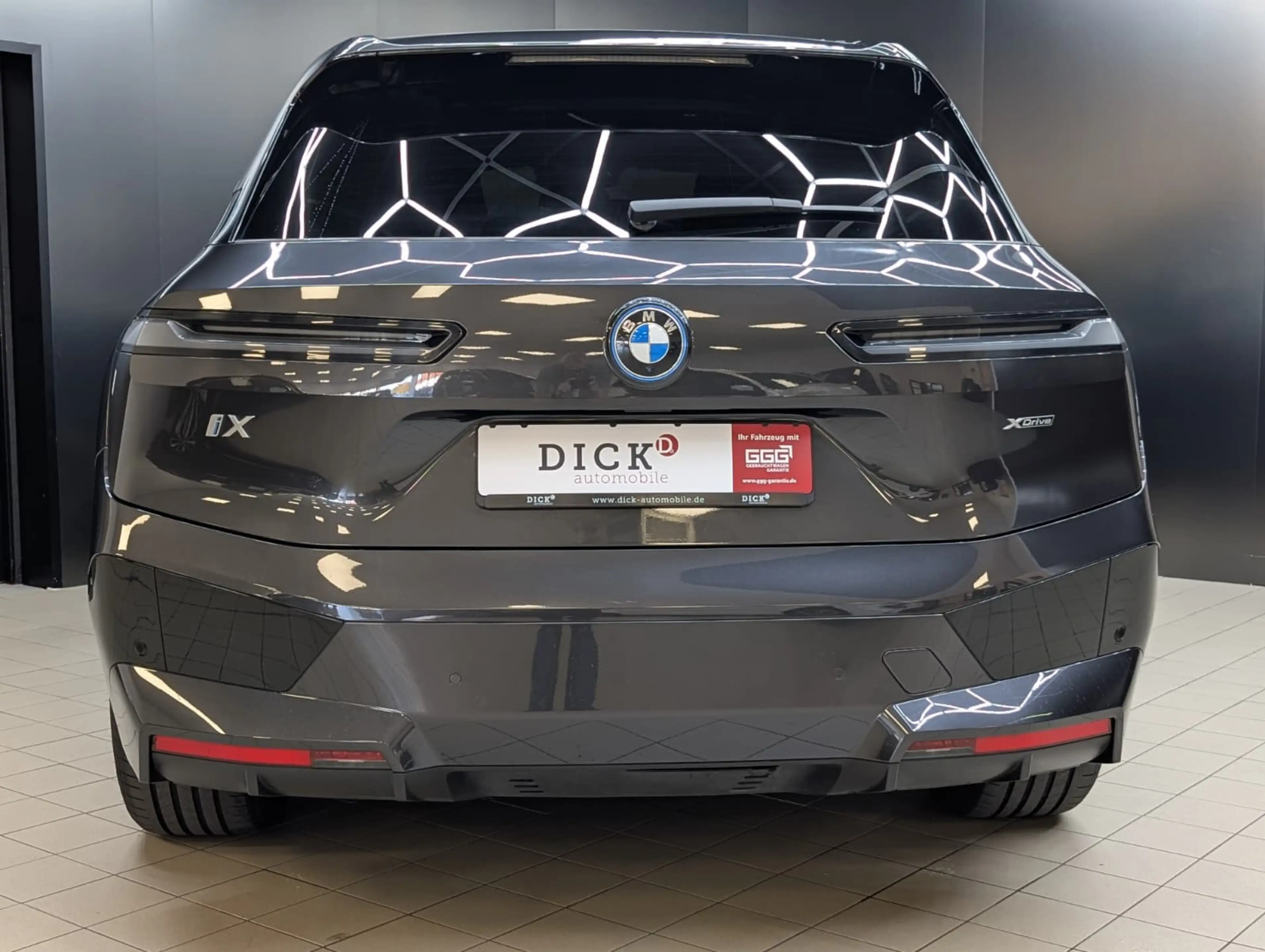 BMW iX 40 Sport LEDER+PANO+H&K+360°+ACC+SHZ+NAVI+LED — photo 6