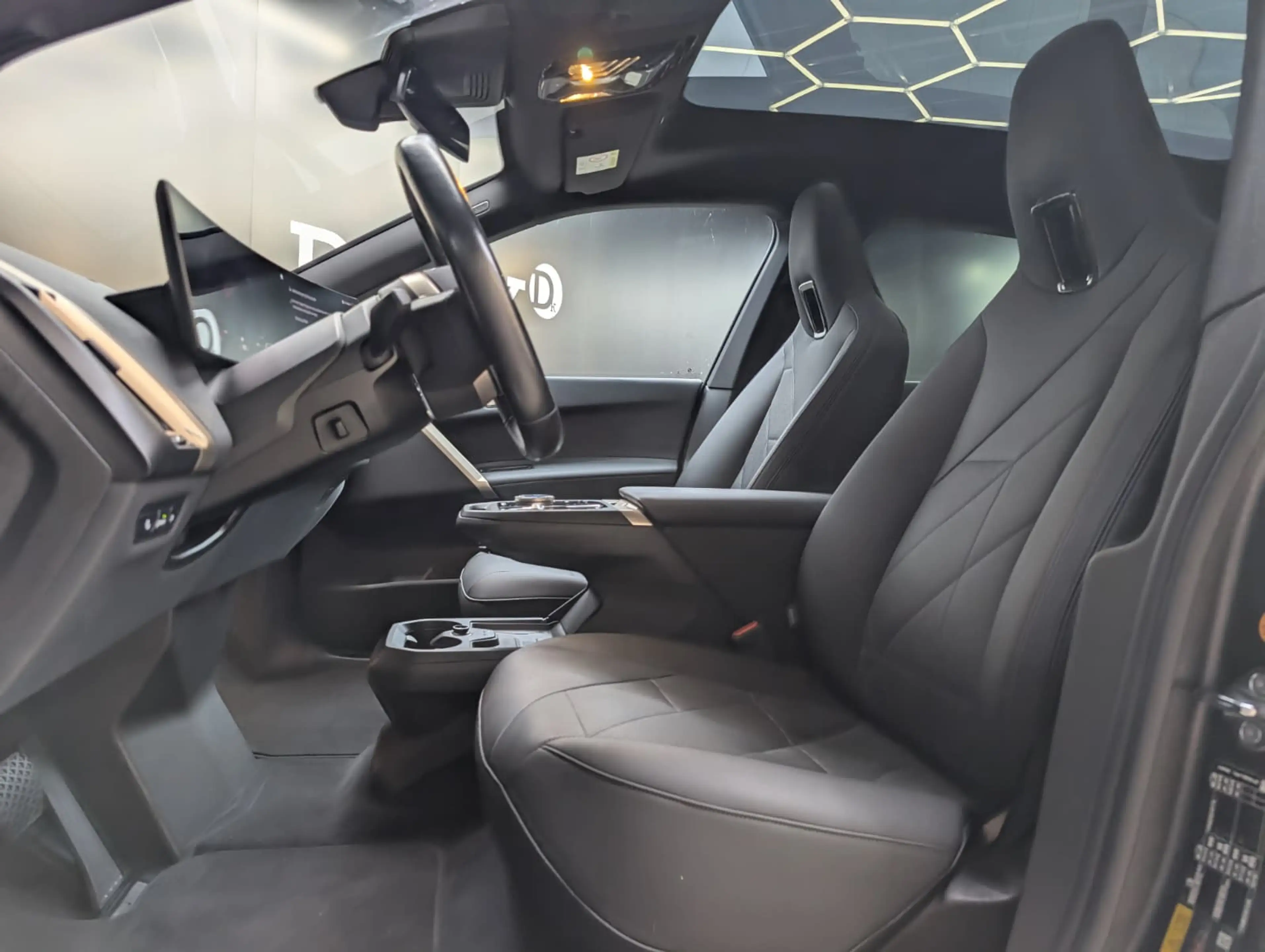 BMW iX 40 Sport LEDER+PANO+H&K+360°+ACC+SHZ+NAVI+LED — photo 8